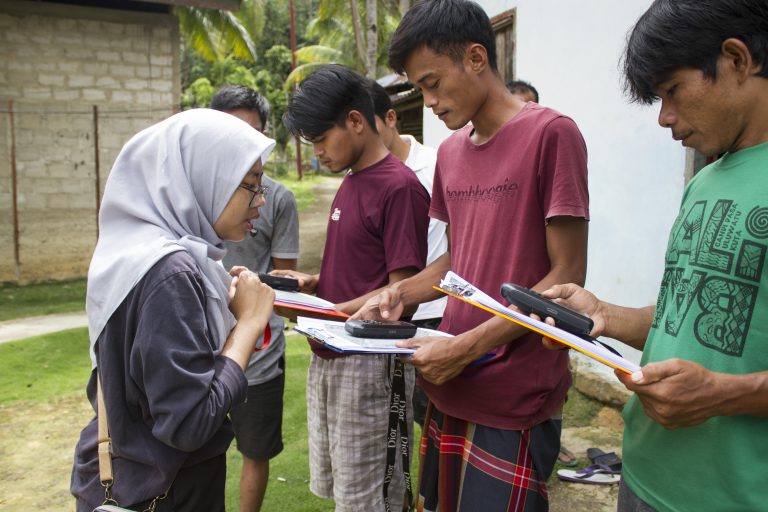 Pelatihan penggunaan GPS untuk pemetaan partisipatif 2